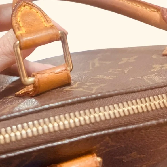 Louis Vuitton Alma PM Monogram Canvas | Vintage Luxury - Picture 12 of 16